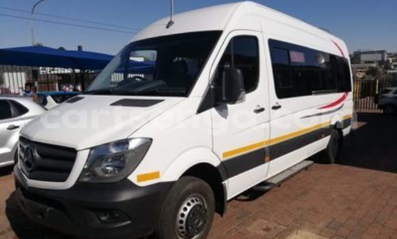 Nunua Ilio tumika Mercedes Viano White Gari ndani ya Ezulwini nchini Hhohho