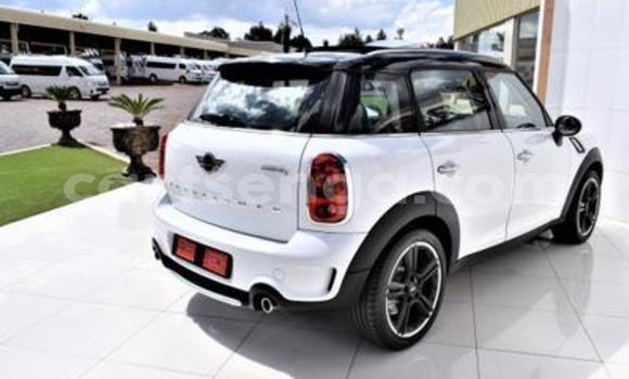 Buy Used MINI Countryman White Car in Ezulwini in Hhohho Buy Used MINI Countryman White Car in Ezulwini in Hhohho