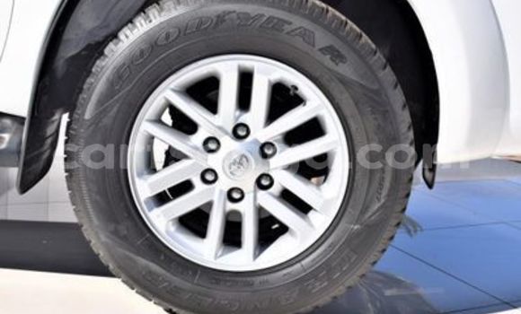 Buy Used Toyota Hilux White Car in Ezulwini in Hhohho Buy Used Toyota Hilux White Car in Ezulwini in Hhohho