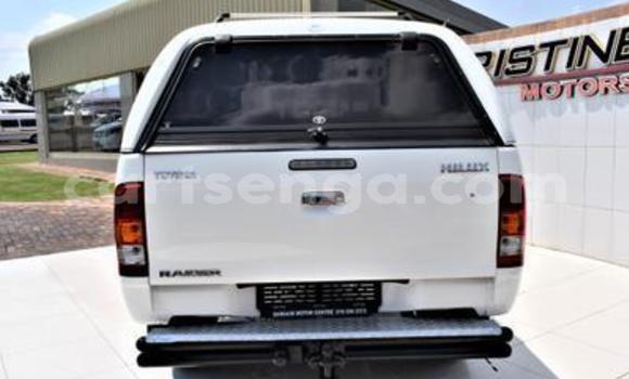 Buy Used Toyota Hilux White Car in Ezulwini in Hhohho Buy Used Toyota Hilux White Car in Ezulwini in Hhohho