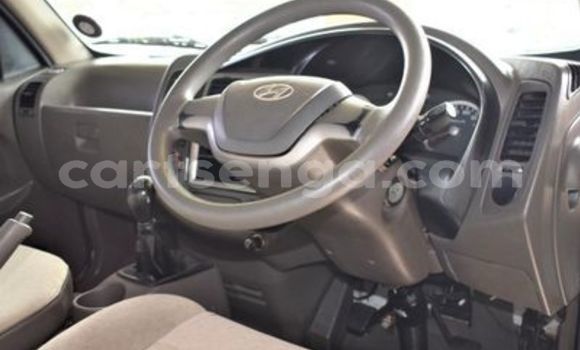 Buy Used Hyundai H200 White Car in Ezulwini in Hhohho Buy Used Hyundai H200 White Car in Ezulwini in Hhohho