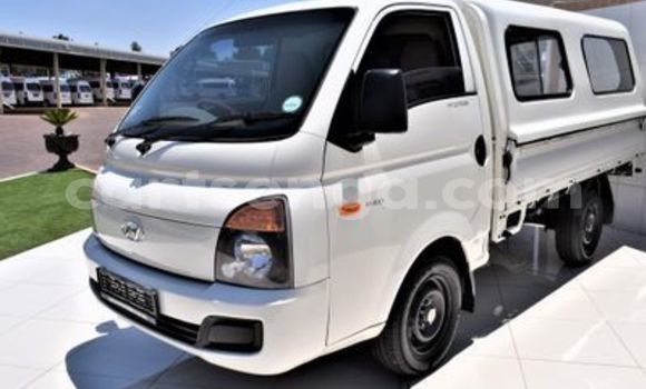 Buy Used Hyundai H200 White Car in Ezulwini in Hhohho Buy Used Hyundai H200 White Car in Ezulwini in Hhohho