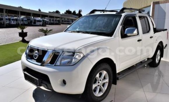 Buy Used Nissan Navara White Car in Ezulwini in Hhohho