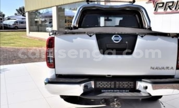 Buy Used Nissan Navara White Car in Ezulwini in Hhohho Buy Used Nissan Navara White Car in Ezulwini in Hhohho