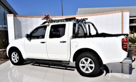 Buy Used Nissan Navara White Car in Ezulwini in Hhohho Buy Used Nissan Navara White Car in Ezulwini in Hhohho