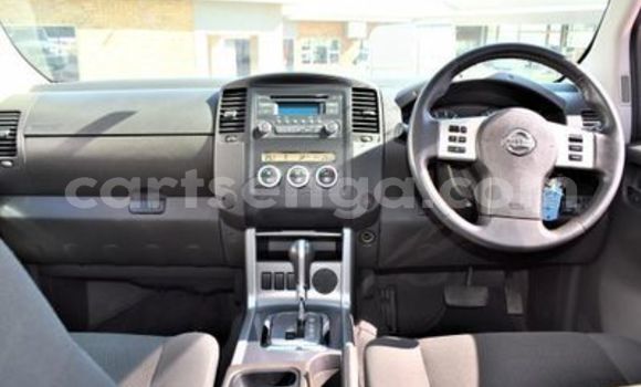 Buy Used Nissan Navara White Car in Ezulwini in Hhohho Buy Used Nissan Navara White Car in Ezulwini in Hhohho