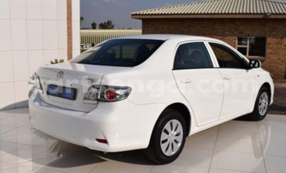 Buy Used Toyota Corolla White Car in Ezulwini in Hhohho Buy Used Toyota Corolla White Car in Ezulwini in Hhohho