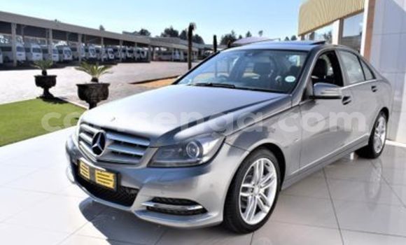 Nunua Ilio tumika Mercedes‒Benz C–Class White Gari ndani ya Ezulwini nchini Hhohho