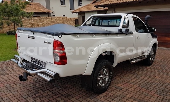 Buy Used Toyota Hilux White Car in Manzini in Manzini Buy Used Toyota Hilux White Car in Manzini in Manzini