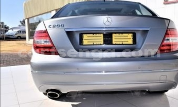 Buy Used Mercedes‒Benz C–Class White Car in Ezulwini in Hhohho Buy Used Mercedes‒Benz C–Class White Car in Ezulwini in Hhohho