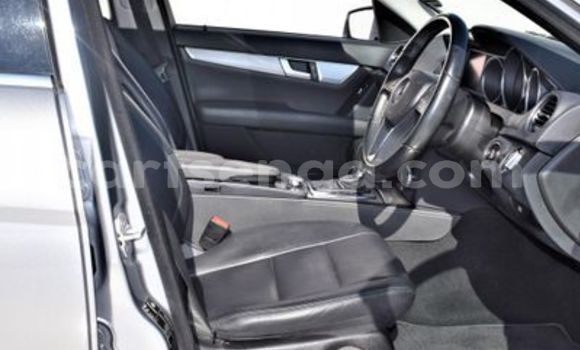 Buy Used Mercedes‒Benz C–Class White Car in Ezulwini in Hhohho Buy Used Mercedes‒Benz C–Class White Car in Ezulwini in Hhohho