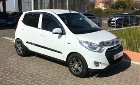 Nunua Ilio tumika Hyundai i10 White Gari ndani ya Ezulwini nchini Hhohho