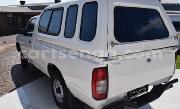 Buy Used Nissan NP 300 White Car in Ezulwini in Hhohho Buy Used Nissan NP 300 White Car in Ezulwini in Hhohho