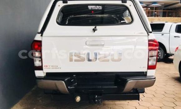 Buy Used Isuzu KB White Car in Ezulwini in Hhohho Buy Used Isuzu KB White Car in Ezulwini in Hhohho