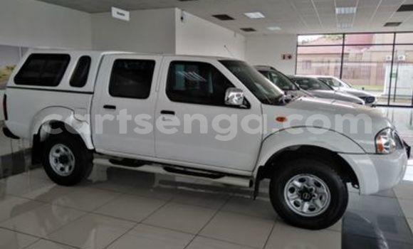 Buy Used Nissan NP 300 White Car in Ezulwini in Hhohho Buy Used Nissan NP 300 White Car in Ezulwini in Hhohho