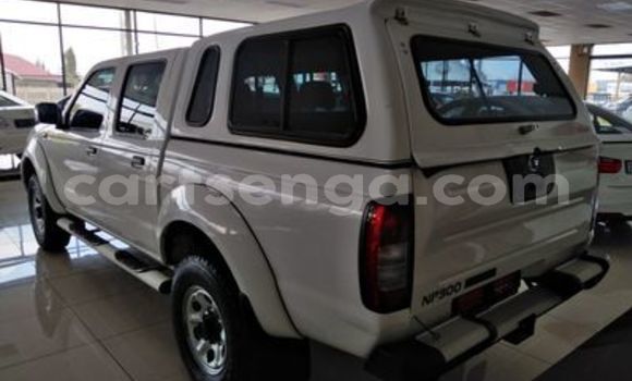 Buy Used Nissan NP 300 White Car in Ezulwini in Hhohho Buy Used Nissan NP 300 White Car in Ezulwini in Hhohho