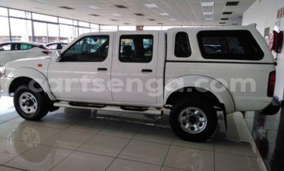 Buy Used Nissan NP 300 White Car in Ezulwini in Hhohho Buy Used Nissan NP 300 White Car in Ezulwini in Hhohho