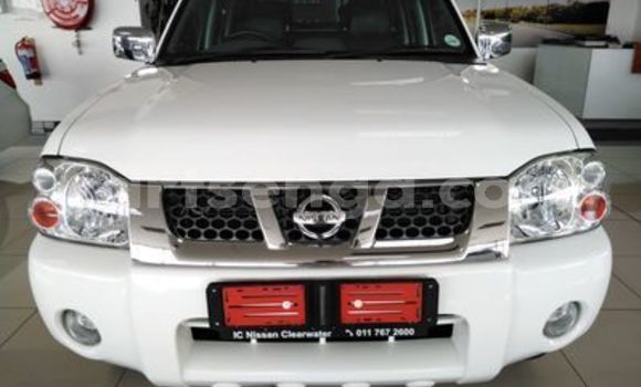Buy Used Nissan NP 300 White Car in Ezulwini in Hhohho Buy Used Nissan NP 300 White Car in Ezulwini in Hhohho