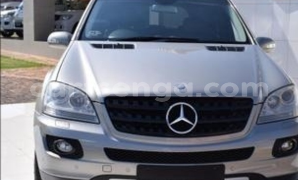 Buy Used Mercedes‒Benz C–Class Silver Car in Ezulwini in Hhohho Buy Used Mercedes‒Benz C–Class Silver Car in Ezulwini in Hhohho