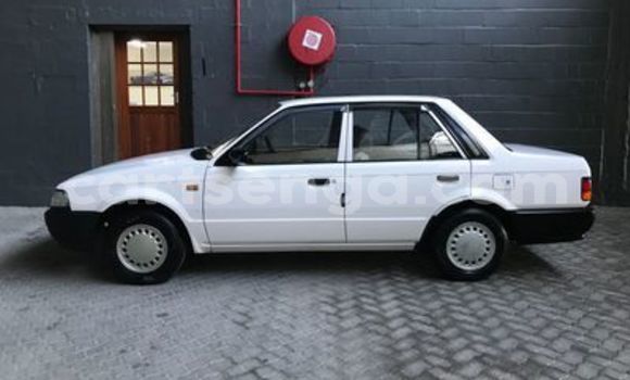 Nunua Ilio tumika Mazda 323 White Gari ndani ya Ezulwini nchini Hhohho Nunua Ilio tumika Mazda 323 White Gari ndani ya Ezulwini nchini Hhohho