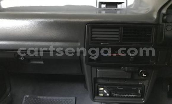 Acheter Occasion Voiture Mazda 323 Blanc à Ezulwini, Hhohho Acheter Occasion Voiture Mazda 323 Blanc à Ezulwini, Hhohho