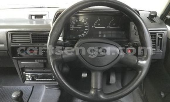 Acheter Occasion Voiture Mazda 323 Blanc à Ezulwini, Hhohho Acheter Occasion Voiture Mazda 323 Blanc à Ezulwini, Hhohho