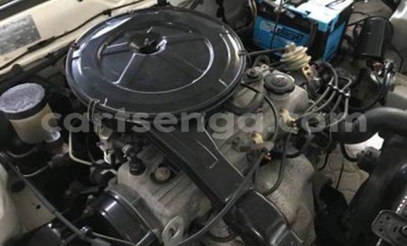 Acheter Occasion Voiture Mazda 323 Blanc à Ezulwini, Hhohho Acheter Occasion Voiture Mazda 323 Blanc à Ezulwini, Hhohho