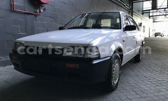 Acheter Occasion Voiture Mazda 323 Blanc à Ezulwini, Hhohho Acheter Occasion Voiture Mazda 323 Blanc à Ezulwini, Hhohho