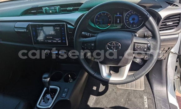 Buy Used Toyota Hilux White Car in Import - Dubai in Hhohho Buy Used Toyota Hilux White Car in Import - Dubai in Hhohho