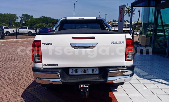 Buy Used Toyota Hilux White Car in Import - Dubai in Hhohho Buy Used Toyota Hilux White Car in Import - Dubai in Hhohho