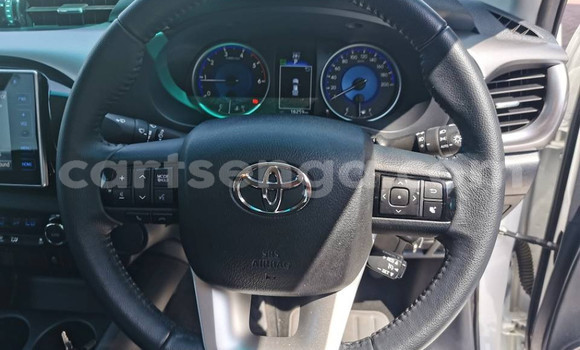 Buy Used Toyota Hilux White Car in Import - Dubai in Hhohho Buy Used Toyota Hilux White Car in Import - Dubai in Hhohho