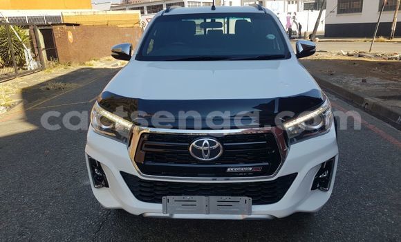 Nunua Ilio tumika Toyota Hilux White Gari ndani ya Import - Dubai nchini Hhohho Nunua Ilio tumika Toyota Hilux White Gari ndani ya Import - Dubai nchini Hhohho