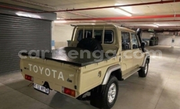 Buy Used Toyota Land Cruiser Brown Car in Ngwenya in Hhohho Buy Used Toyota Land Cruiser Brown Car in Ngwenya in Hhohho
