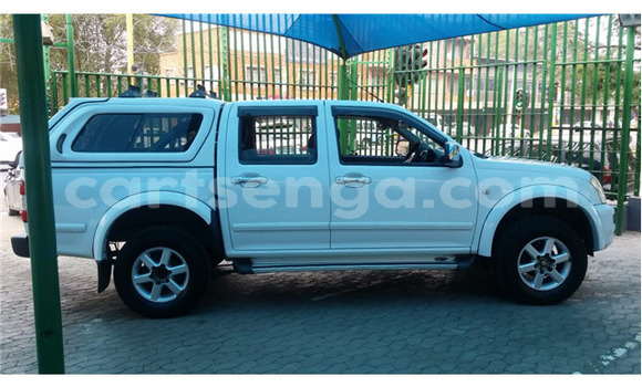 Buy Used Isuzu KB White Car in Ezulwini in Hhohho