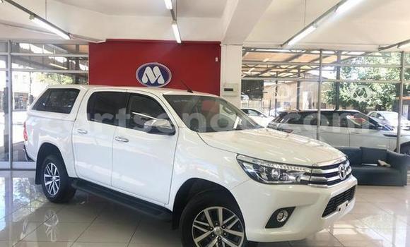 Acheter Occasion Voiture Toyota Hilux Blanc à Import - Dubai, Hhohho