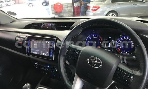 Buy Used Toyota Hilux White Car in Import - Dubai in Hhohho Buy Used Toyota Hilux White Car in Import - Dubai in Hhohho