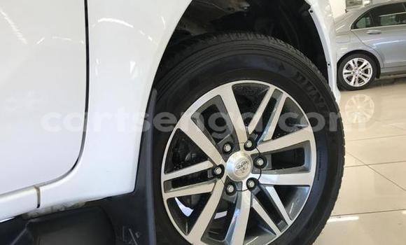 Buy Used Toyota Hilux White Car in Import - Dubai in Hhohho Buy Used Toyota Hilux White Car in Import - Dubai in Hhohho