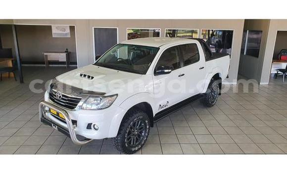 Buy Used Toyota Hilux White Car in Hluti in Shiselweni District Buy Used Toyota Hilux White Car in Hluti in Shiselweni District