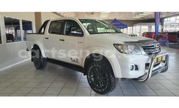 Buy Used Toyota Hilux White Car in Hluti in Shiselweni District Buy Used Toyota Hilux White Car in Hluti in Shiselweni District