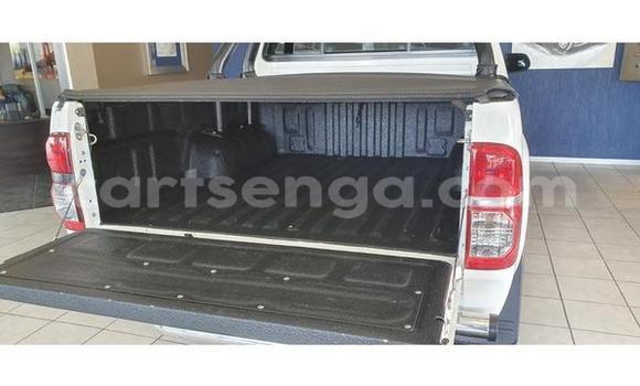 Buy Used Toyota Hilux White Car in Hluti in Shiselweni District Buy Used Toyota Hilux White Car in Hluti in Shiselweni District
