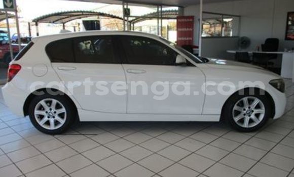 Nunua Ilio tumika BMW 1–Series White Gari ndani ya Ezulwini nchini Hhohho Nunua Ilio tumika BMW 1–Series White Gari ndani ya Ezulwini nchini Hhohho