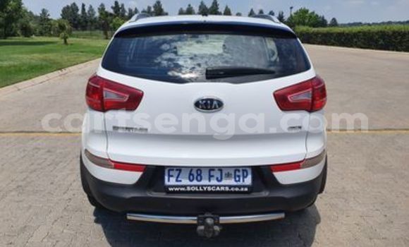 Nunua Ilio tumika Kia Sportage White Gari ndani ya Ezulwini nchini Hhohho Nunua Ilio tumika Kia Sportage White Gari ndani ya Ezulwini nchini Hhohho