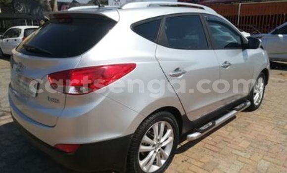 Nunua Ilio tumika Hyundai ix35 Silver Gari ndani ya Ezulwini nchini Hhohho Nunua Ilio tumika Hyundai ix35 Silver Gari ndani ya Ezulwini nchini Hhohho