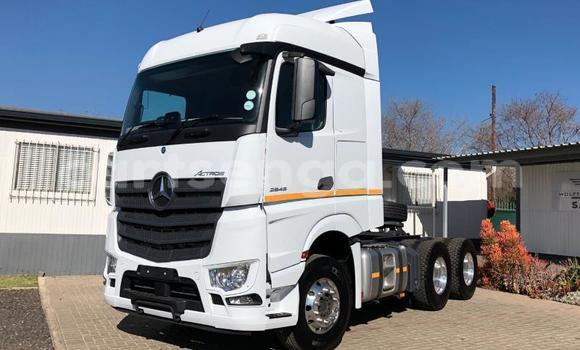 Acheter Occasion Voiture Mercedes‒Benz 290 Blanc à Ezulwini, Hhohho