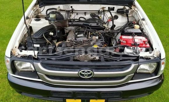 Buy Used Toyota Hilux White Car in Hlatikulu in Shiselweni District Buy Used Toyota Hilux White Car in Hlatikulu in Shiselweni District