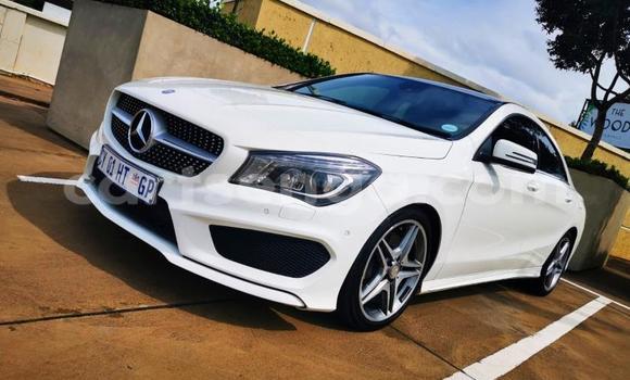 Buy Used Mercedes Viano White Car in Simunye in Lubombo District Buy Used Mercedes Viano White Car in Simunye in Lubombo District