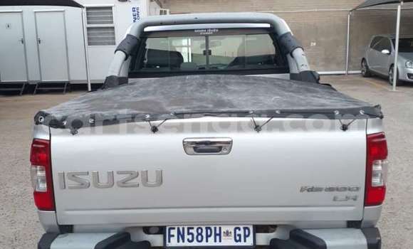 Buy Used Isuzu KB Silver Car in Ezulwini in Hhohho Buy Used Isuzu KB Silver Car in Ezulwini in Hhohho