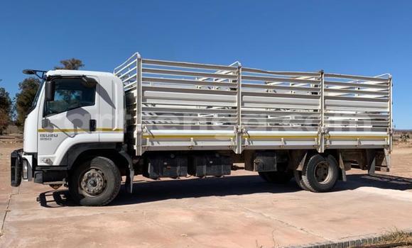 Acheter Occasion Utilitaire Isuzu FTR 850 Blanc à Ezulwini, Hhohho Acheter Occasion Utilitaire Isuzu FTR 850 Blanc à Ezulwini, Hhohho