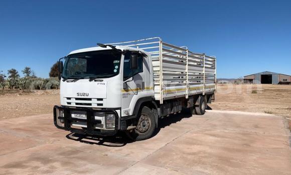 Acheter Occasion Utilitaire Isuzu FTR 850 Blanc à Ezulwini, Hhohho Acheter Occasion Utilitaire Isuzu FTR 850 Blanc à Ezulwini, Hhohho