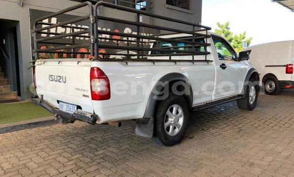 Acheter Occasion Voiture Isuzu KB Blanc à Mbabane, Manzini Acheter Occasion Voiture Isuzu KB Blanc à Mbabane, Manzini